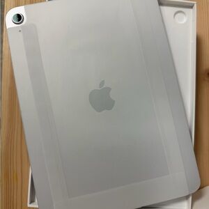 Apple iPad Silver/White Rear
